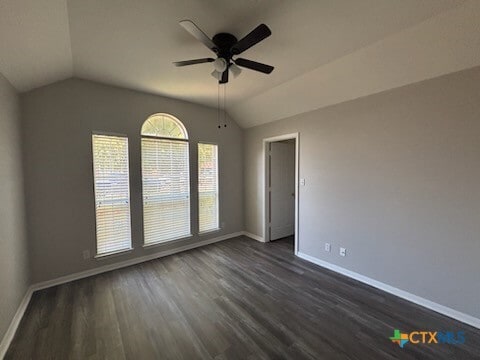 111 Hackamore Ln in Victoria, TX - Building Photo - Building Photo