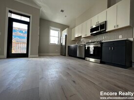 201 Everett St, Unit 4 in Boston, MA - Building Photo