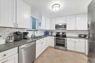 500 S Washington Dr in Sarasota, FL - Building Photo - Building Photo