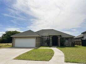 12 N 17th St in Hidalgo, TX - Building Photo