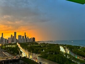 233 E 13th St, Unit 1604 in Chicago, IL - Building Photo