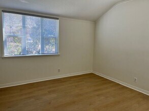 6013 N Walnut Grove Ave in San Gabriel, CA - Foto de edificio - Building Photo