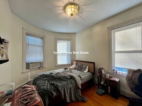 803 Parker St, Unit 3 in Boston, MA - Foto de edificio - Building Photo