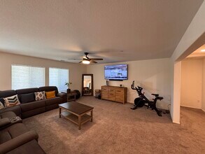 15659 Whispering Creek Way in Victorville, CA - Building Photo - Building Photo