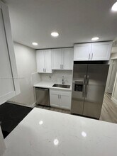 2665 Middle River Dr in Fort Lauderdale, FL - Foto de edificio - Building Photo