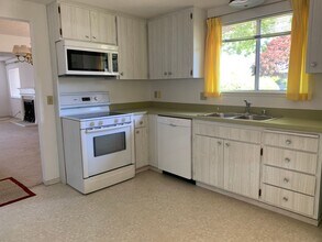 6544 Stone Bridge Rd in Santa Rosa, CA - Building Photo - Building Photo