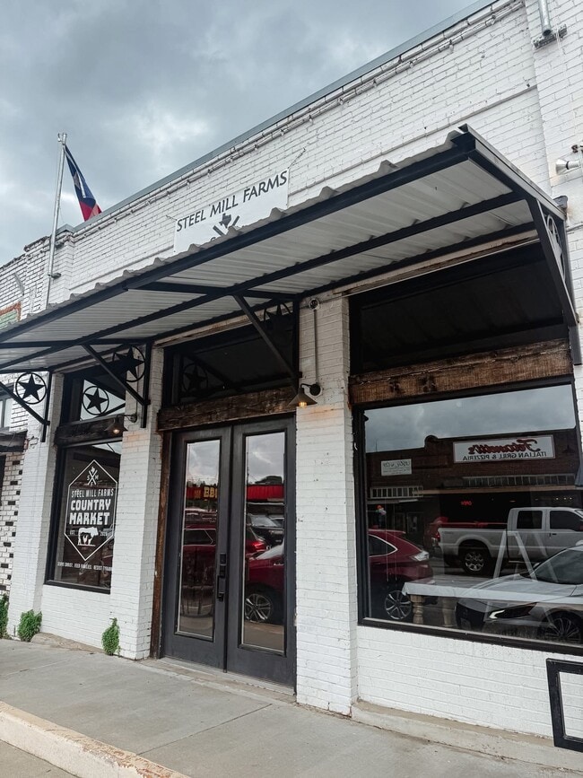 property at 212 W Tyler St