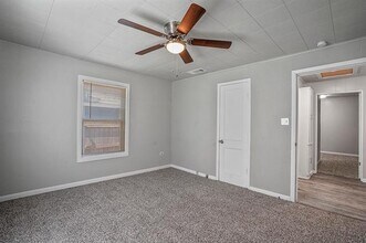 303 Dunn St in Waxahachie, TX - Building Photo - Building Photo