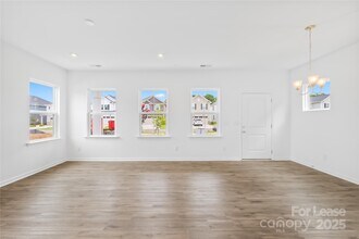 14032 Penbury Ln in Charlotte, NC - Building Photo - Building Photo