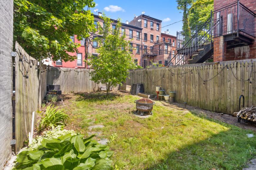 59 Halsey St in Brooklyn, NY - Building Photo