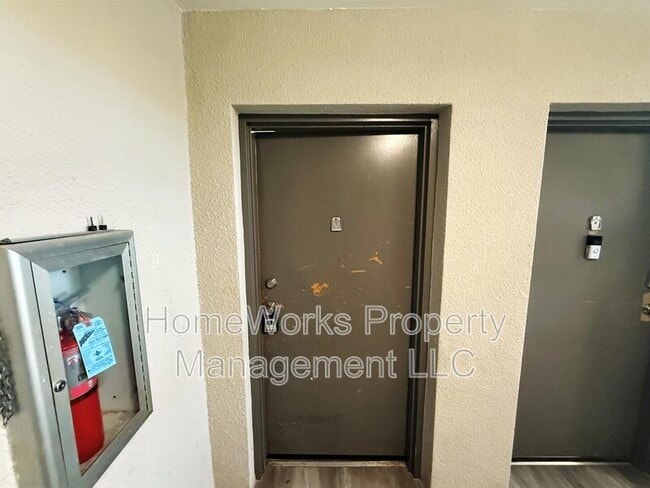 9633 White Acre Rd in Columbia, MD - Building Photo - Building Photo