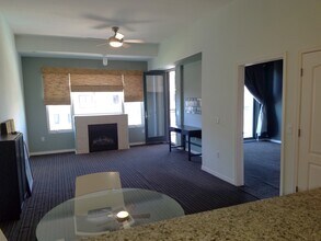 16 W Encanto Blvd, Unit 511 in Phoenix, AZ - Building Photo - Building Photo