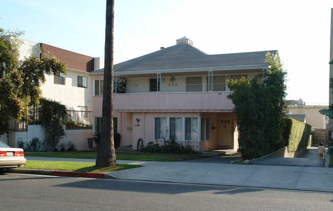 612 Glenwood Rd in Glendale, CA - Foto de edificio - Building Photo