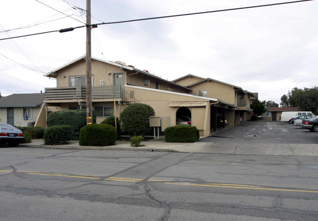 Wright Avenue Apartments in Morgan Hill, CA - Building Photo - Building Photo