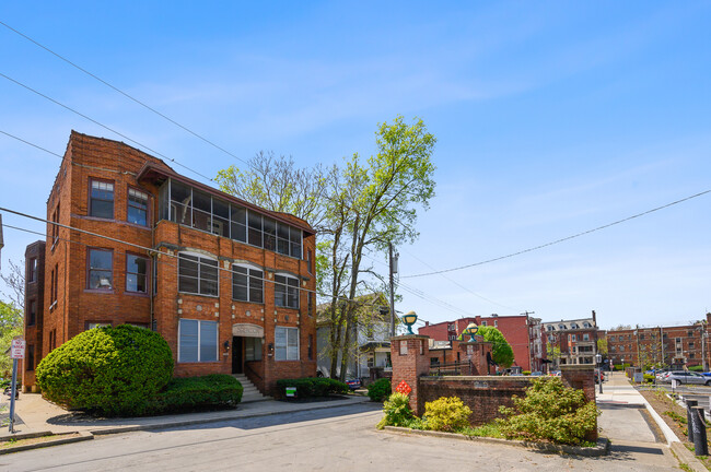 Brenton in Cincinnati, OH - Foto de edificio - Building Photo