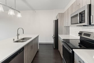 2420 E Capitol Dr in Shorewood, WI - Building Photo - Building Photo