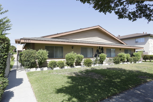 9351 Cellini Ave in Garden Grove, CA - Building Photo - Building Photo