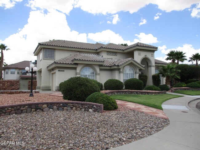 2030 Paseo Del Prado Dr in El Paso, TX - Building Photo - Building Photo