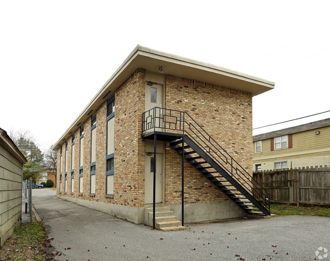 4041 Summer Ave in Memphis, TN - Building Photo - Building Photo