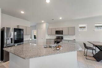 10511 Kings River Dr in Rosharon, TX - Building Photo - Building Photo