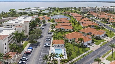 551 Casa Bella Dr in Cape Canaveral, FL - Building Photo - Building Photo