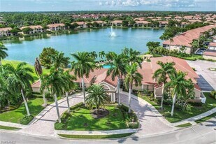 6625 Huntington Lakes Cir in Naples, FL - Building Photo