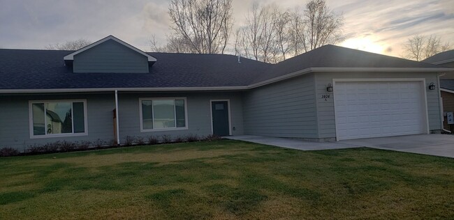 1414 E 6th St in Deer Park, WA - Building Photo - Building Photo