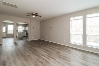 1025 Maidenhair Ln in Crowley, TX - Building Photo - Building Photo