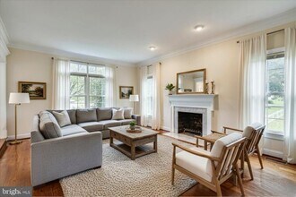 9715 Middleton Ridge Rd in Vienna, VA - Building Photo - Building Photo