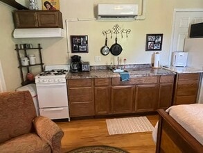 Country Music B&B Studios in Camden, TN - Building Photo - Building Photo