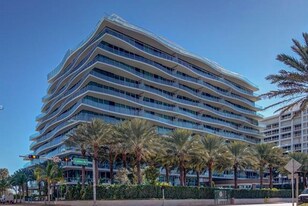 9243 Collins Ave in Surfside, FL - Building Photo