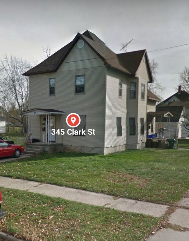 345 Clark St in Reedsburg, WI - Building Photo - Building Photo