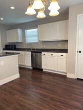 4402 King's Canyon Dr in Taylor, TX - Building Photo - Building Photo