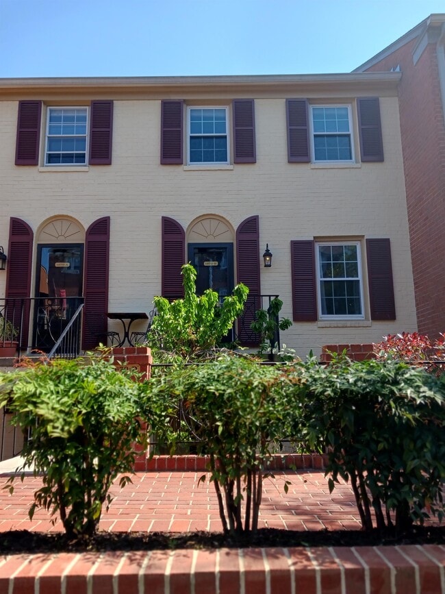 1670 Beekman Pl NW in Washington, DC - Building Photo - Building Photo