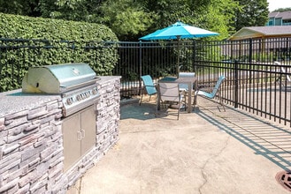 Eagle Creek Apartments in Indianapolis, IN - Building Photo - Building Photo