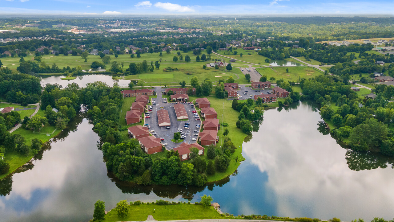 Green Valley Apartments in La Grange, KY - Building Photo