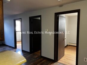 47 Sanford St in Bangor, ME - Building Photo - Building Photo