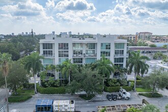Chateau Wein in Fort Lauderdale, FL - Foto de edificio - Building Photo