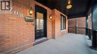 708 Wilson St in Hamilton, ON - Building Photo - Building Photo