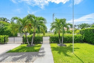 1715 N Lakeside Dr in Lake Worth Beach, FL - Foto de edificio - Building Photo