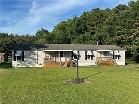 496 Paige Riddick Rd in Gates, NC - Building Photo