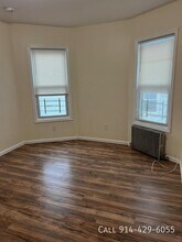7 Jones Pl in Yonkers, NY - Building Photo - Building Photo