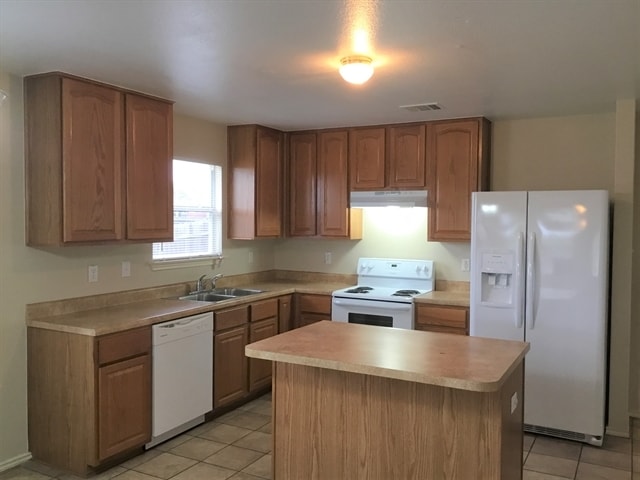 6806 Caribou Creek in San Antonio, TX - Building Photo - Building Photo