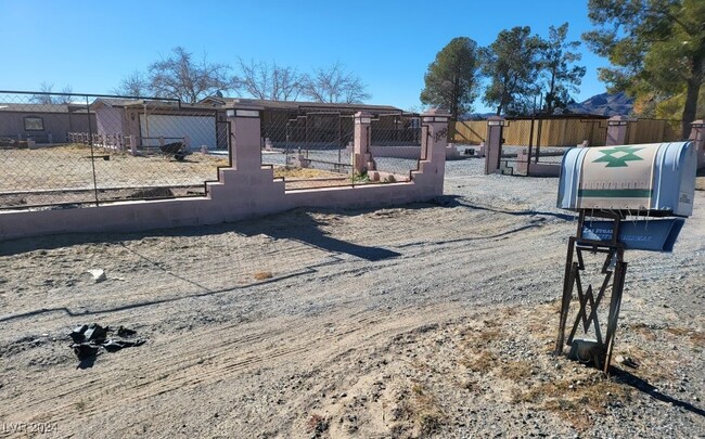 1281 W Carrol St in Pahrump, NV - Building Photo - Building Photo