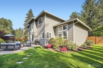 922 Chelan Ave NE in Renton, WA - Building Photo - Building Photo