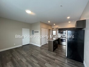 591 Turin Way in Rexburg, ID - Foto de edificio - Building Photo