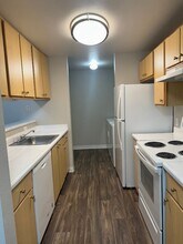 16928 SE Powell Blvd in Portland, OR - Building Photo - Building Photo