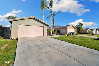 5918 Asti Dr in Bakersfield, CA - Building Photo - Building Photo