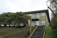 Queen Anne Terrace Apartments in Seattle, WA - Building Photo - Building Photo