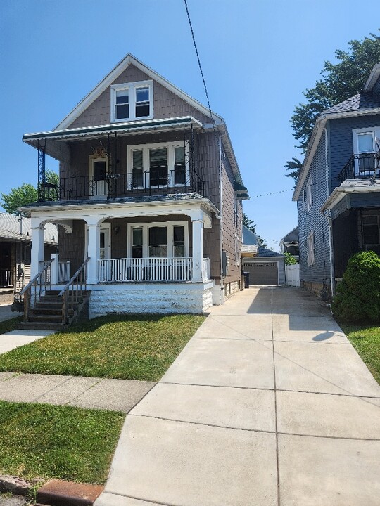33 Grove St in Buffalo, NY - Building Photo